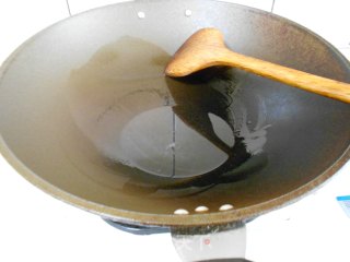 淮山虾仁炒蛋的做法步骤：4
