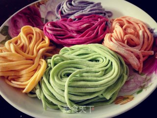 蔬菜五彩面条的做法