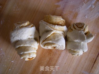 洋葱汁和面——香辣花卷的做法步骤：12