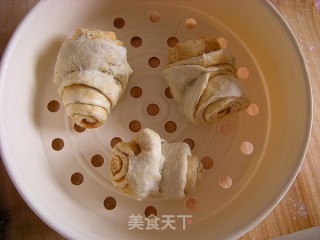 洋葱汁和面——香辣花卷的做法步骤：13
