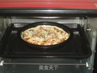 鲜虾里脊肉披萨的做法步骤：16