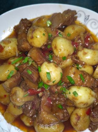 土豆烧肉的做法