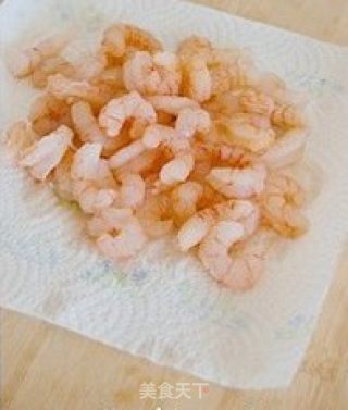 滑蛋虾仁的做法步骤：1