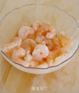 滑蛋虾仁的做法步骤：3