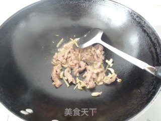 青椒炒牛肉的做法步骤：7