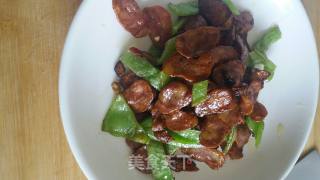 青椒炒腊肠的做法