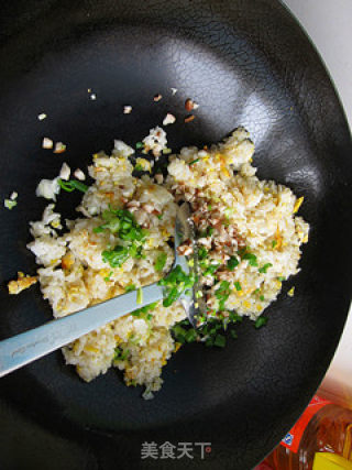 十分钟填饱肚子—蛋炒饭的做法步骤：5