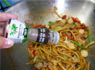 回忆还记得 ~~ 来碗乌冬面@@黑椒猪肉炒乌冬面的做法步骤：14