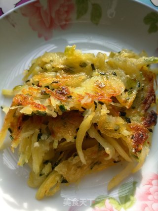 #春食野菜鲜#野葱土豆丝饼的做法