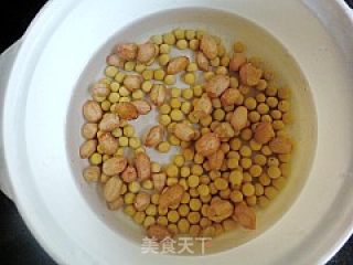 滋阴补气豆浆---花生豆浆的做法步骤：2