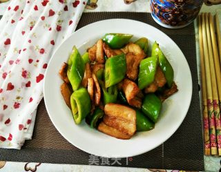 尖椒炒五花肉的做法