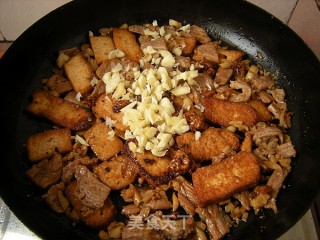 蒜香家常豆腐的做法步骤：9