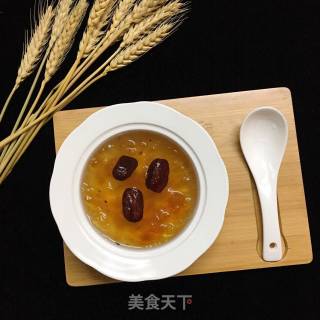 冰糖红枣炖桃胶的做法