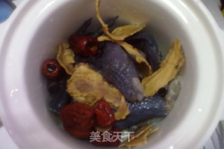 补血的当归红枣乌鸡汤的做法步骤：3