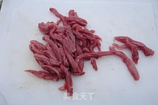 青椒牛柳的做法步骤：2