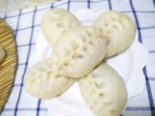 地皮鸡蛋韭菜包子的做法