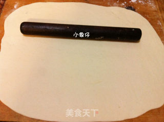 麻辣香葱芝麻椒盐花卷的做法步骤：5