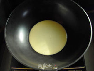 一手一个卷着吃—酸菜蛋饼的做法步骤：5