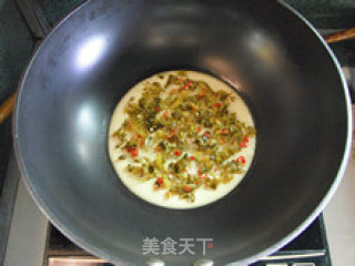 一手一个卷着吃—酸菜蛋饼的做法步骤：6