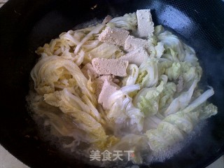 白菜叶冻豆腐肉丝汤的做法步骤：7