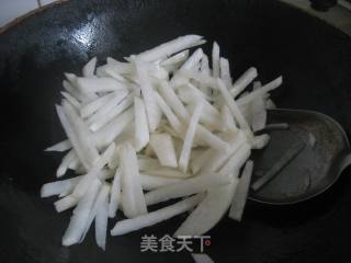 韭菜炒萝卜的做法步骤：3