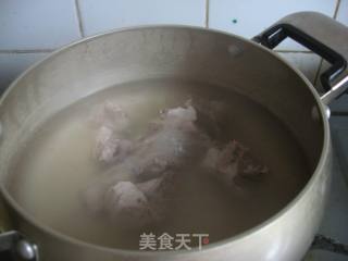冬瓜排骨汤的做法步骤：3