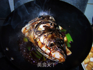 营养互补的红烧鱼头炖豆腐的做法步骤：7