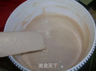 LG的生日蛋糕 @@附上详细图解巧克力海绵蛋糕做法及足球造型装饰~~足球蛋糕的做法步骤：6