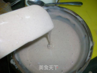 LG的生日蛋糕 @@附上详细图解巧克力海绵蛋糕做法及足球造型装饰~~足球蛋糕的做法步骤：8