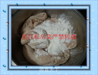 【星月厨房】星月私房菜－－粉蒸肥肠的做法步骤：2