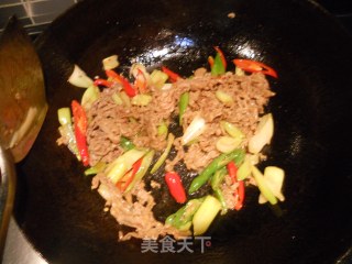 葱爆羊肉的做法步骤：5