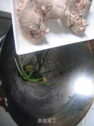 酱香鸭腿的做法步骤：3