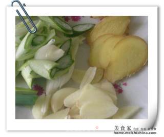 糖醋鱼块的做法步骤：3
