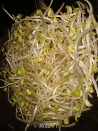 黄豆酱拌炒黄豆芽的做法步骤：4