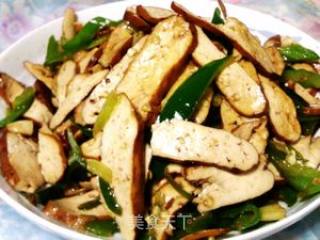 【简单也有美味】青椒炒香干的做法步骤：8