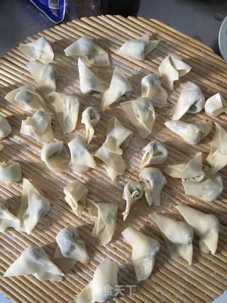 芹菜肉馄饨的做法