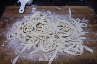 鲜美鱼汤手工面的做法步骤：6