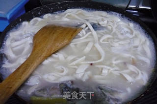 鲜美鱼汤手工面的做法步骤：8
