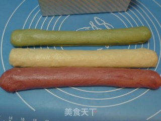 土司也可以更美丽----三色土司的做法步骤：4