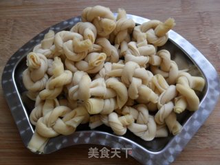 千张结烧鸡腿的做法步骤：1