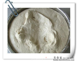 木耳肉末韭菜包子的做法步骤：2