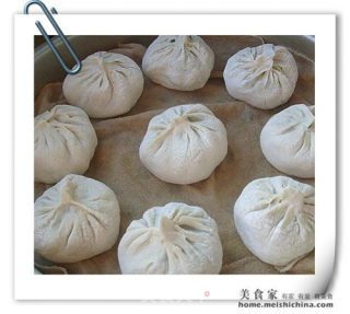 木耳肉末韭菜包子的做法步骤：11