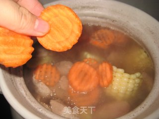 蹄髈炖藕的做法步骤：6