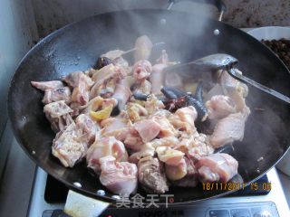 麻辣魔芋鸡的做法步骤：3
