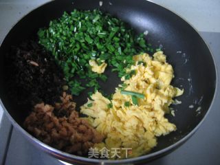 韭菜鸡蛋馅饼的做法步骤：5