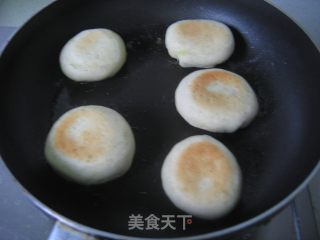 韭菜鸡蛋馅饼的做法步骤：11