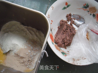 叠被子法做土司------豆沙土司的做法步骤：1