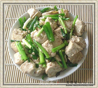 小葱咕嘟豆腐的做法步骤：7
