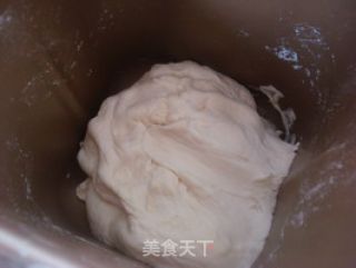 好吃的汉堡自己做—家庭版猪柳蛋麦的做法步骤：2