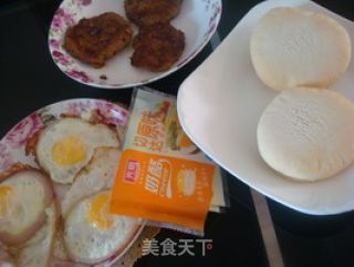 好吃的汉堡自己做—家庭版猪柳蛋麦的做法步骤：9